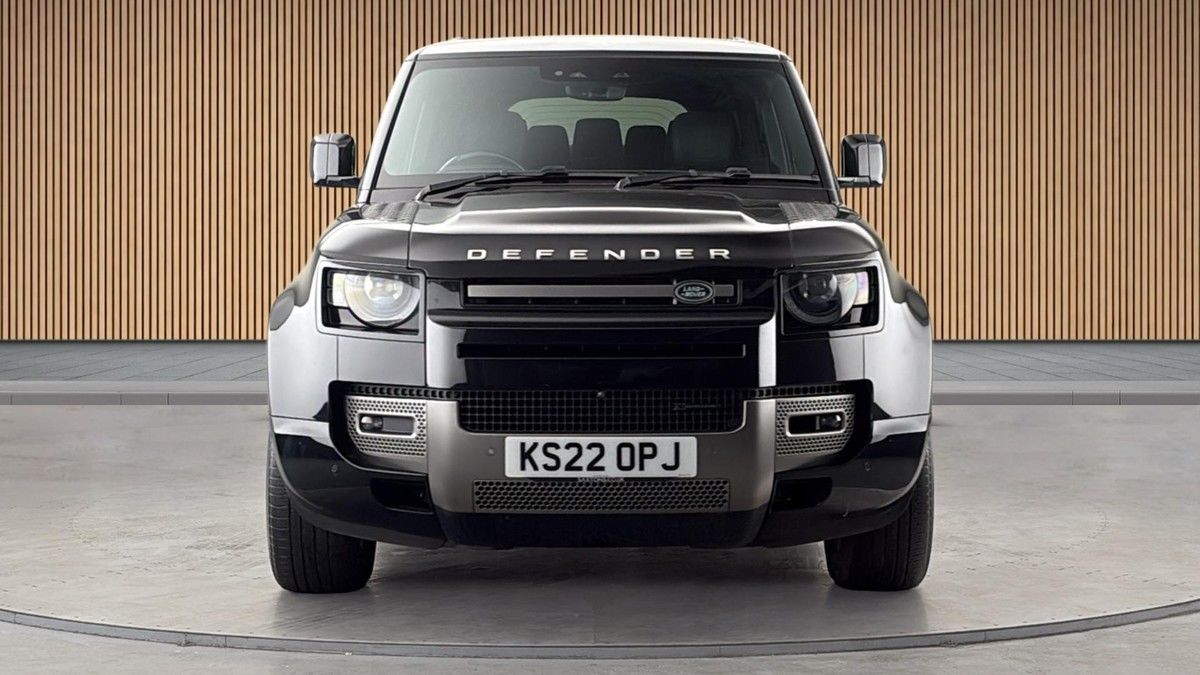 Land Rover Defender 110 Image 3