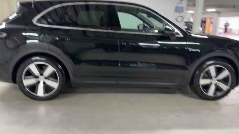 More views of Porsche Cayenne