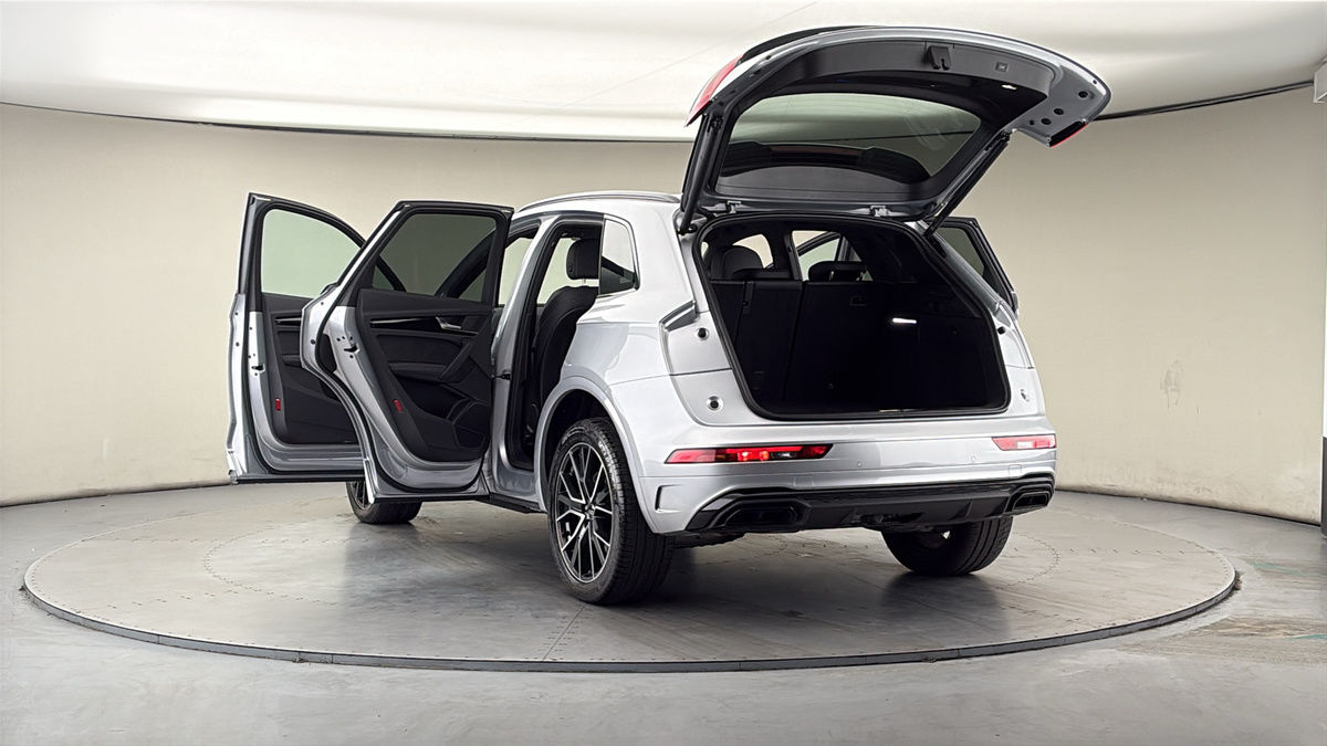 More views of Audi Q5