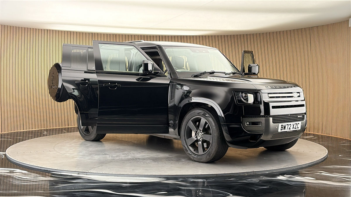More views of Land Rover Defender 110