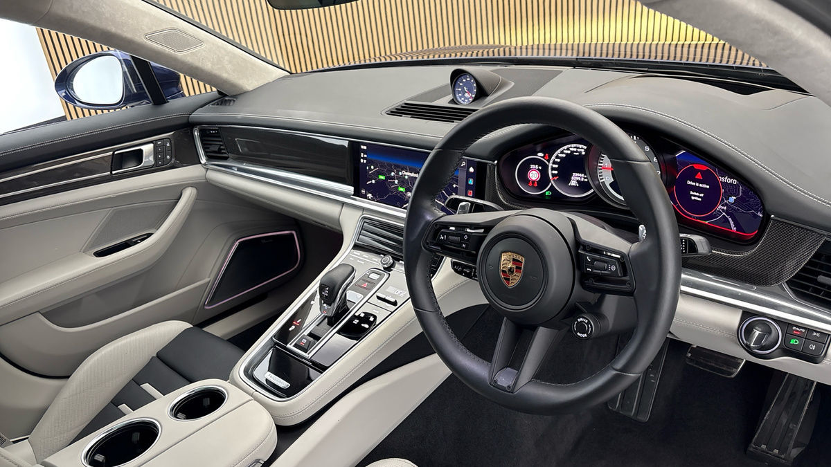Porsche Panamera Image 5