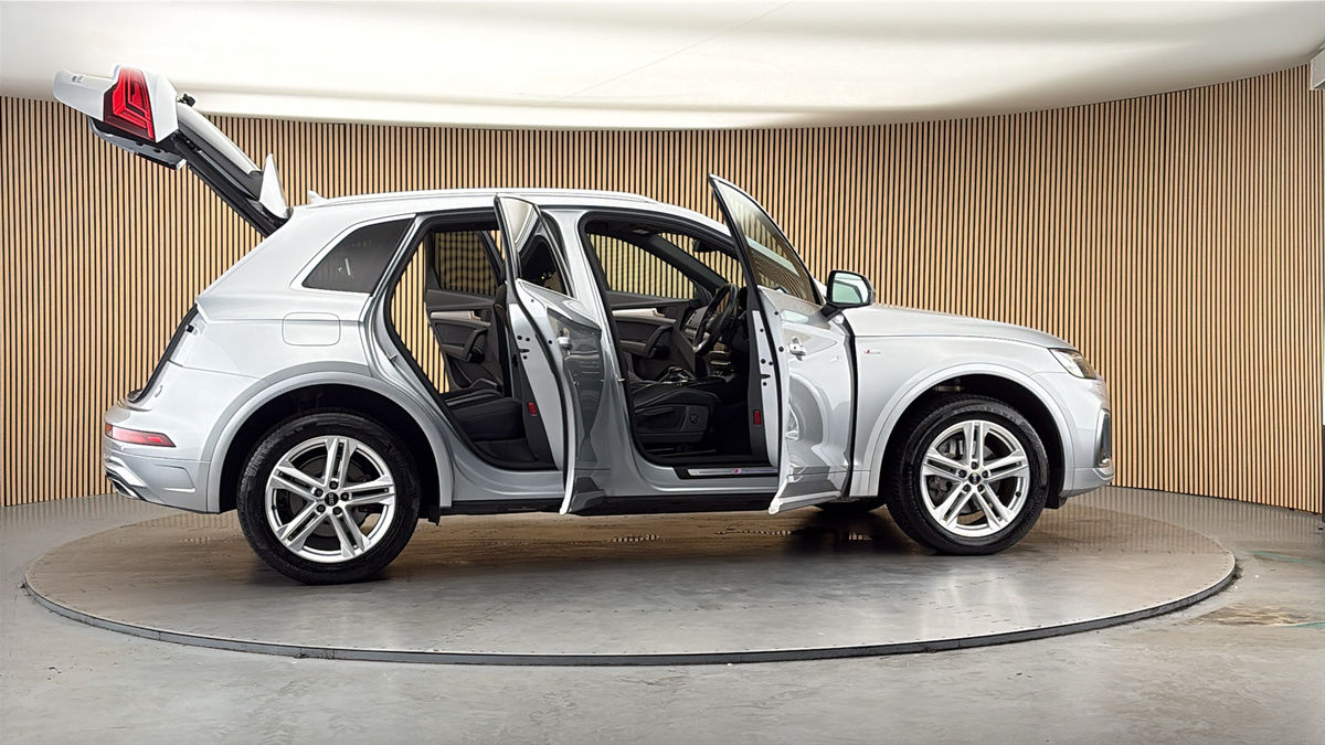 More views of Audi Q5