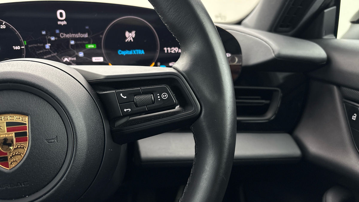 Porsche Taycan Image 14