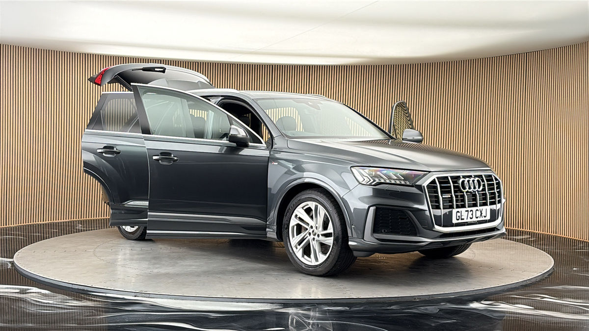 More views of Audi Q7