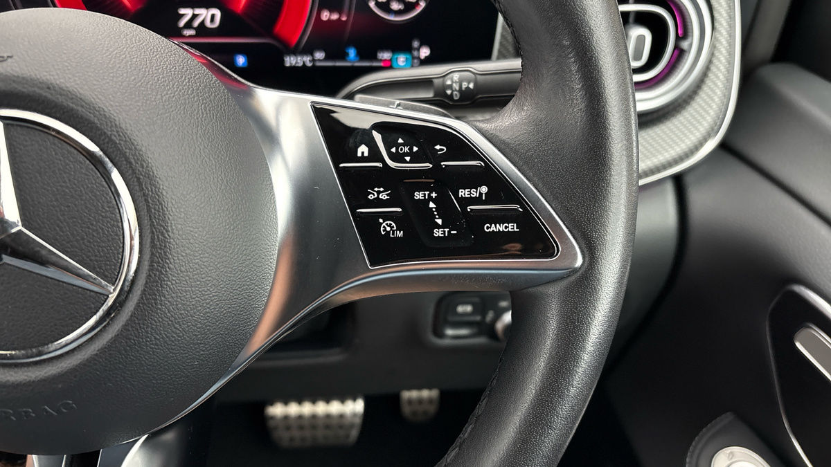 Mercedes-Benz V Class Image 14