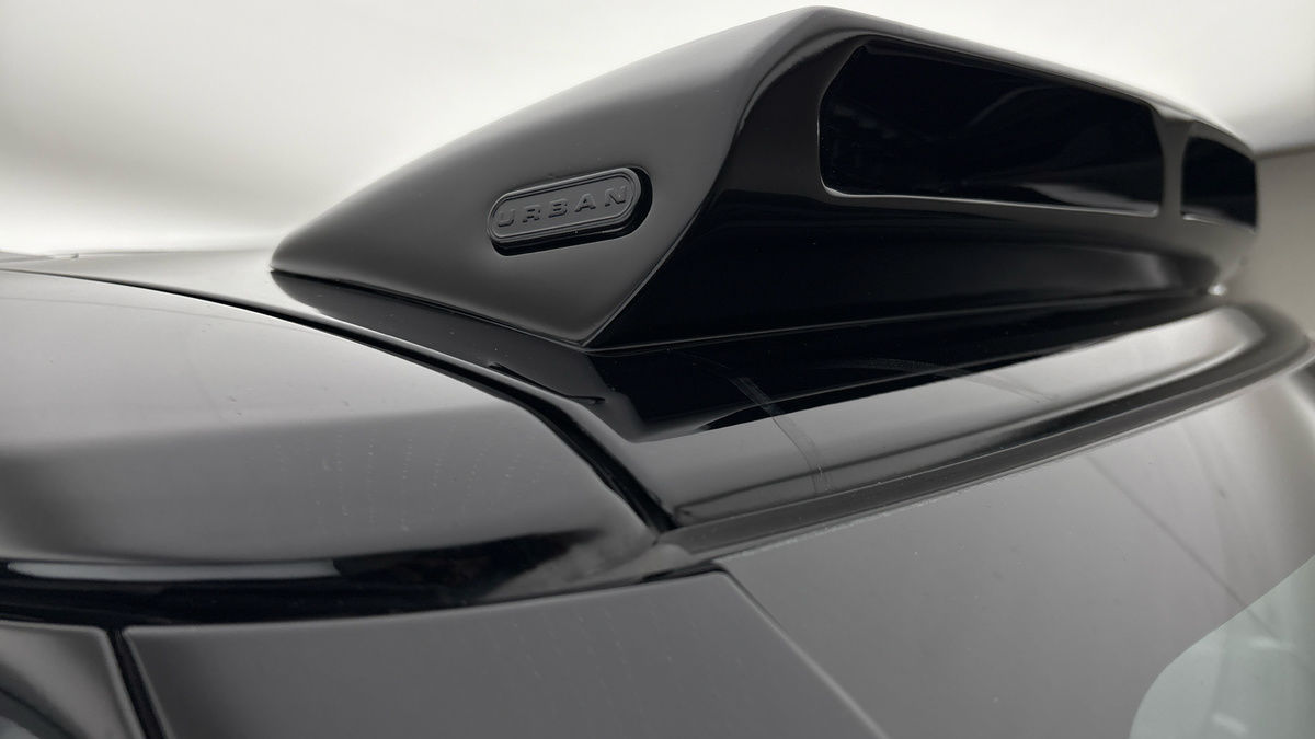 Land Rover Defender 90 Urban Image 25