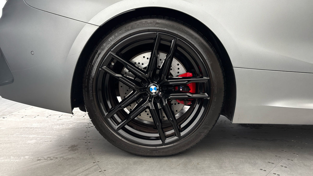 BMW M8 Image 10