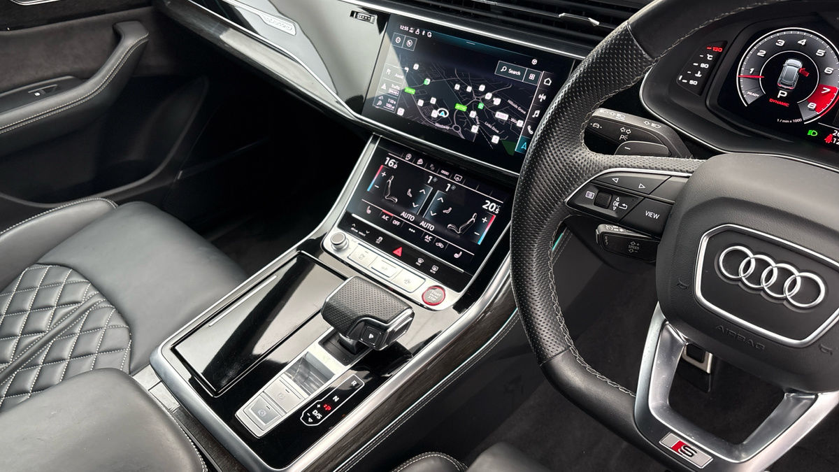 Audi SQ8 Image 18