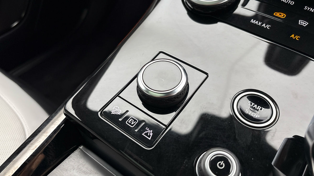 Land Rover Range Rover Sport Image 28