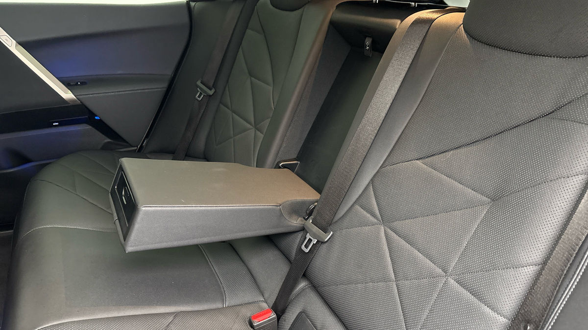 BMW iX Image 9