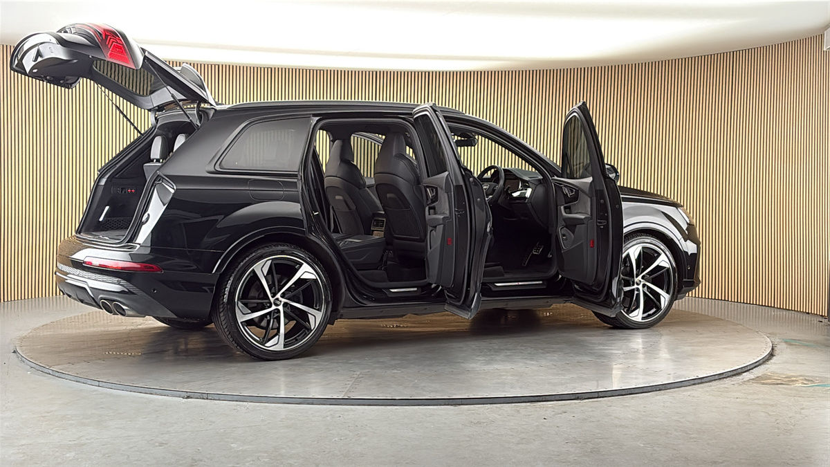 More views of Audi SQ7