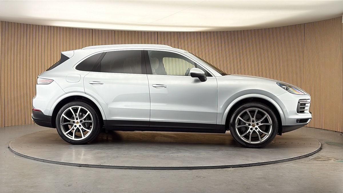 More views of Porsche Cayenne