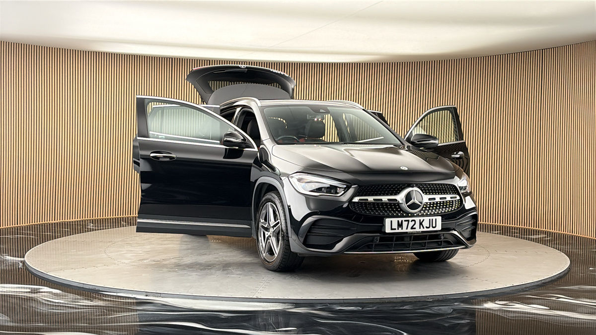 More views of Mercedes-Benz GLA