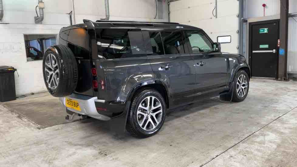 More views of Land Rover Defender 110