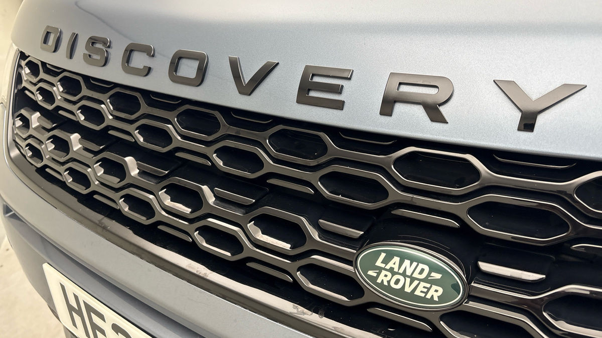 Land Rover Discovery Sport Image 24