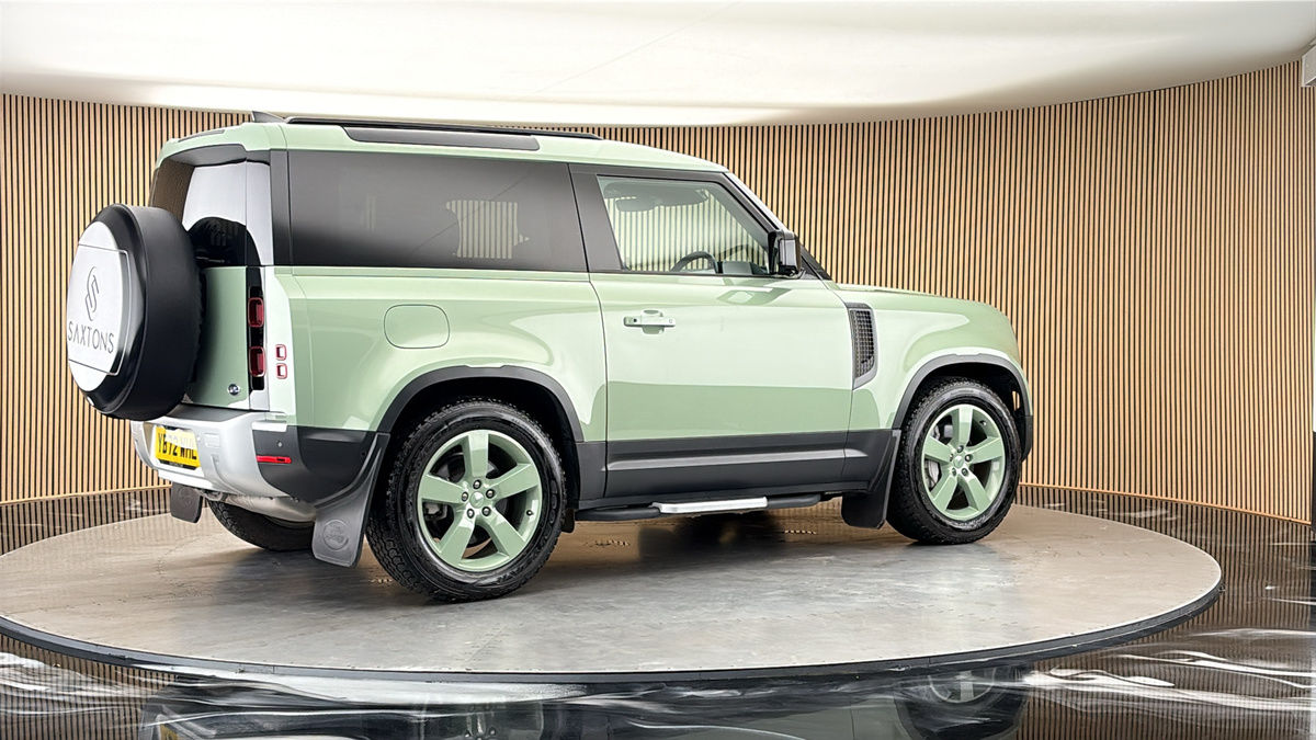 More views of Land Rover Defender 90