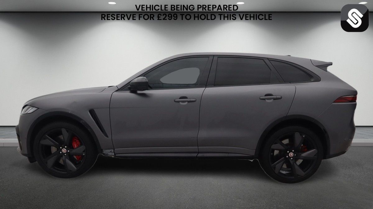 Jaguar F-PACE Image 6