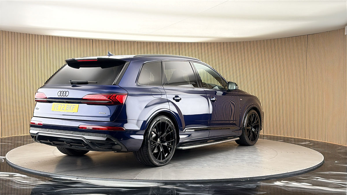 More views of Audi Q7