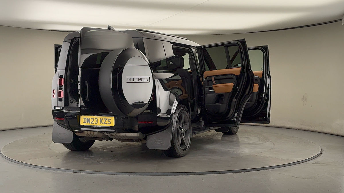 More views of Land Rover Defender 110