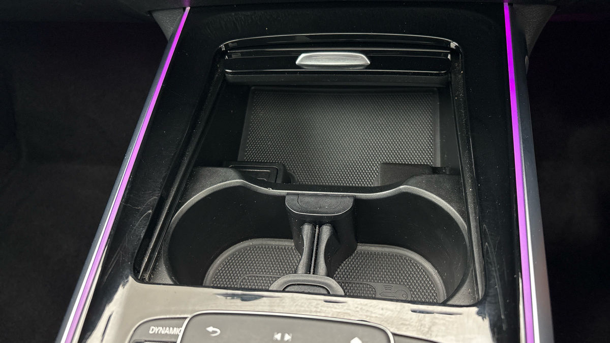 Mercedes-Benz GLB Image 26