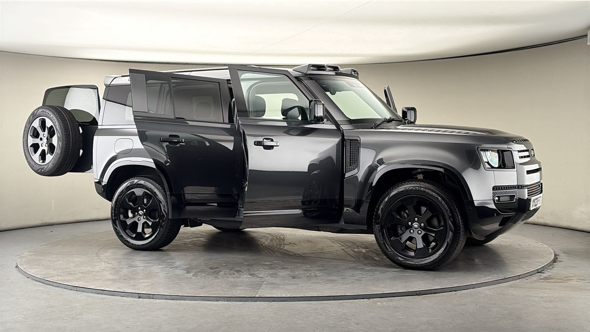 More views of Land Rover Defender 110