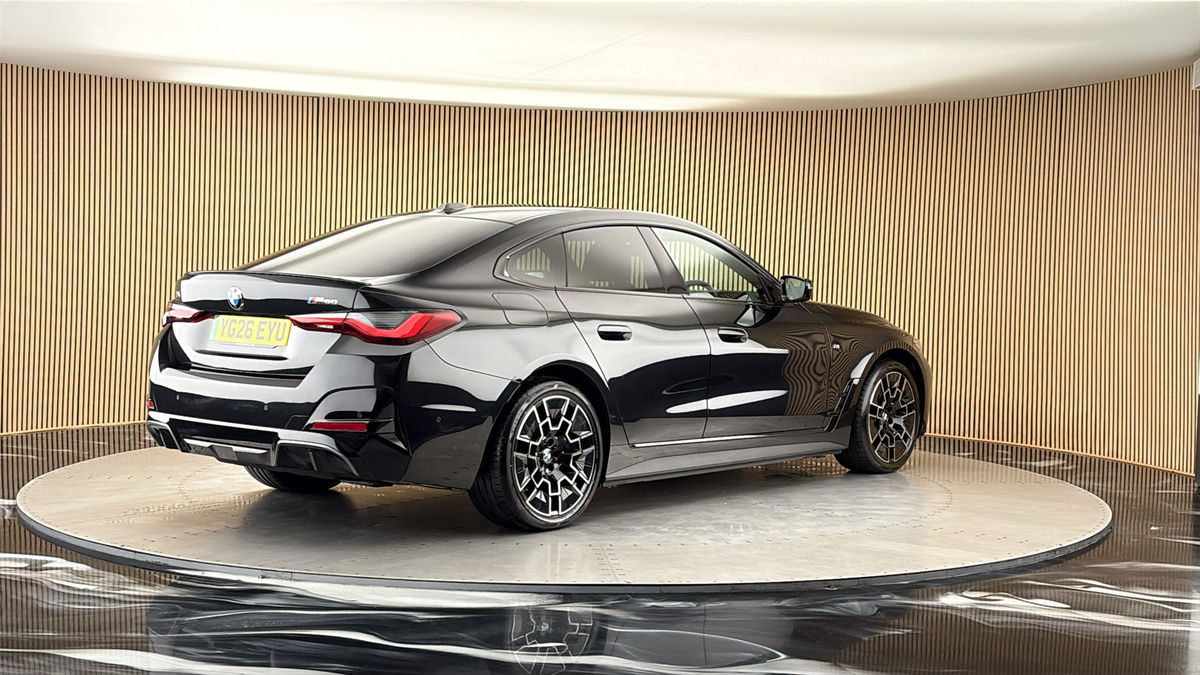 BMW i4 Image 21