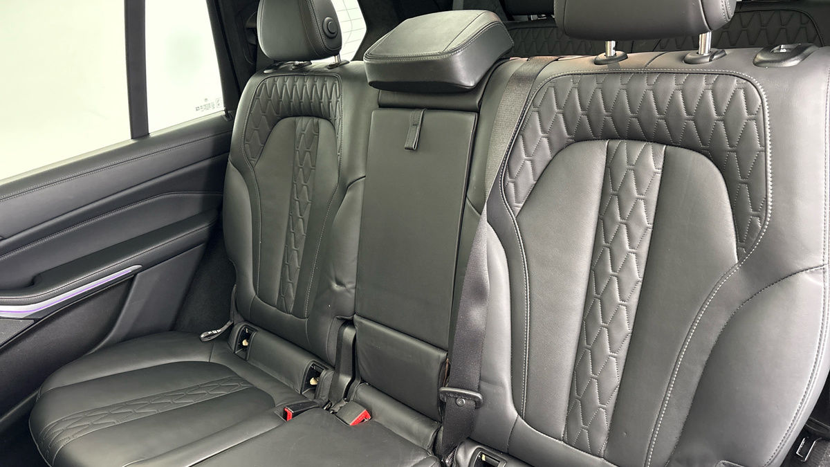 BMW X7 Image 8