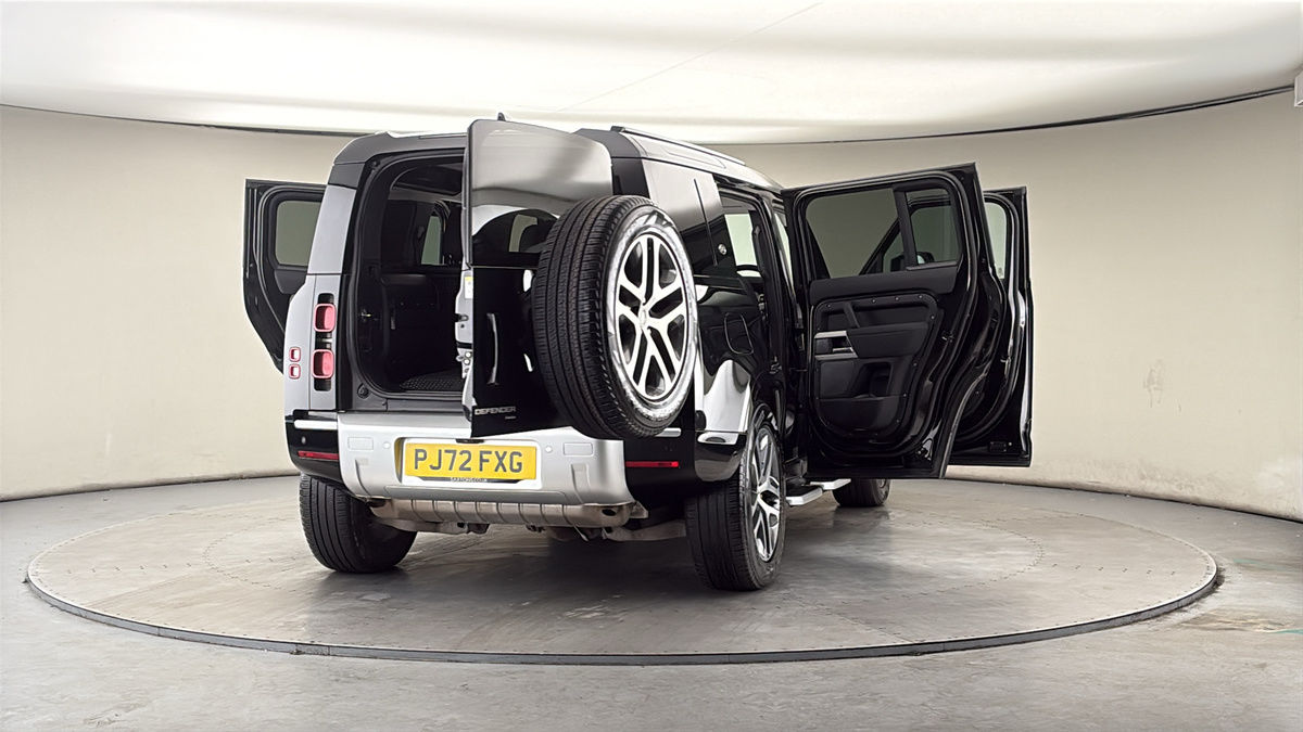 More views of Land Rover Defender 110