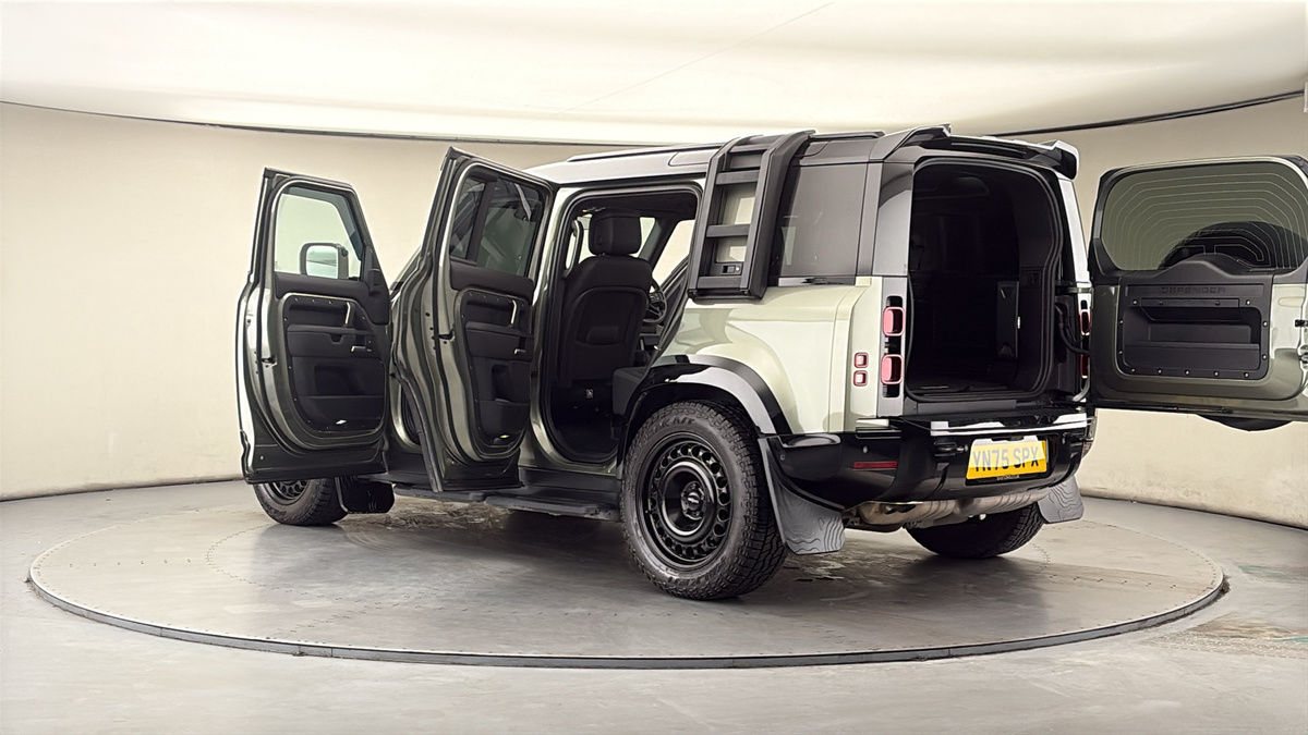 More views of Land Rover Defender 110