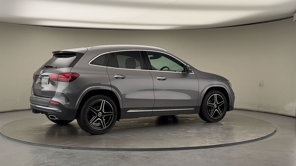 More views of Mercedes-Benz GLA