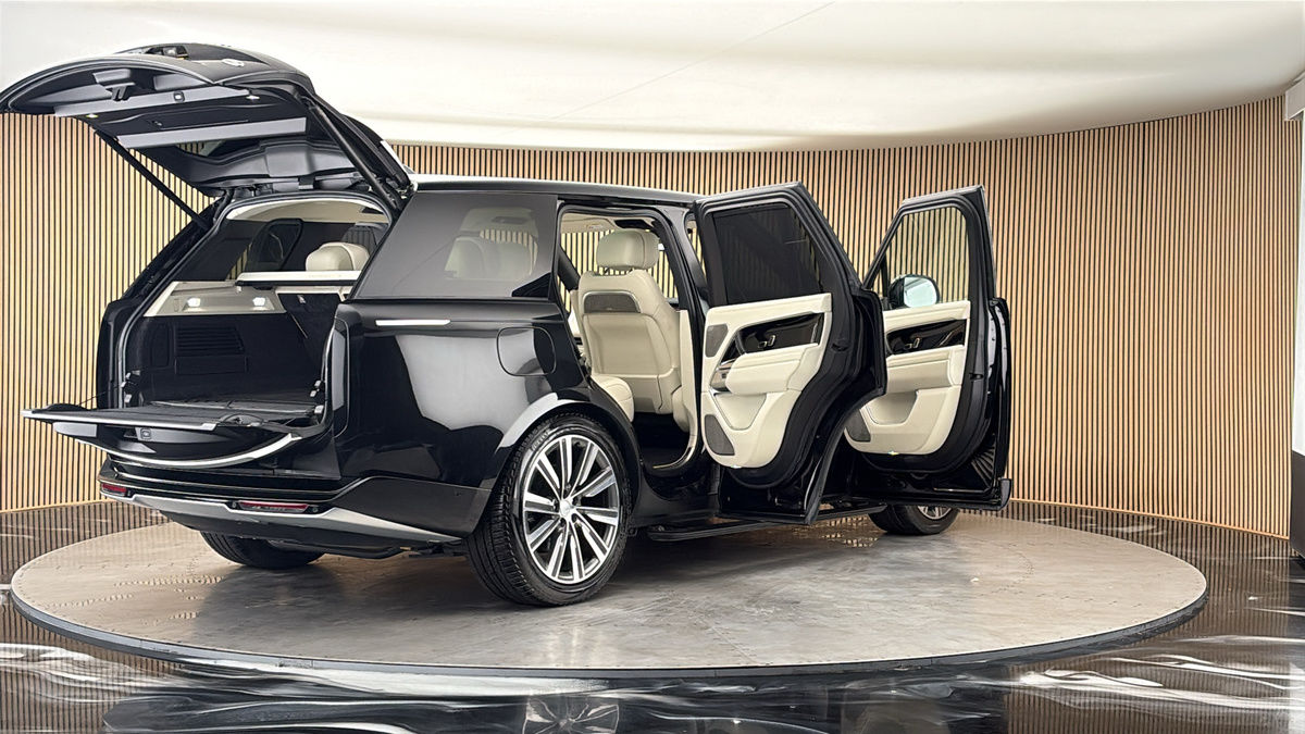 More views of Land Rover Range Rover