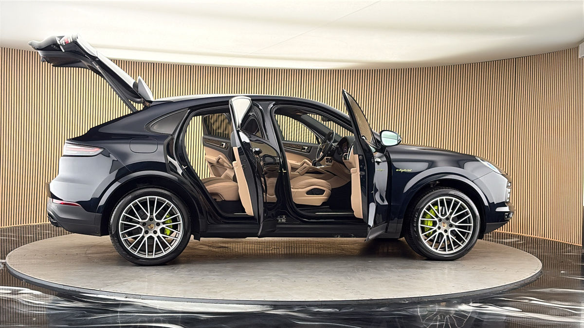 More views of Porsche Cayenne