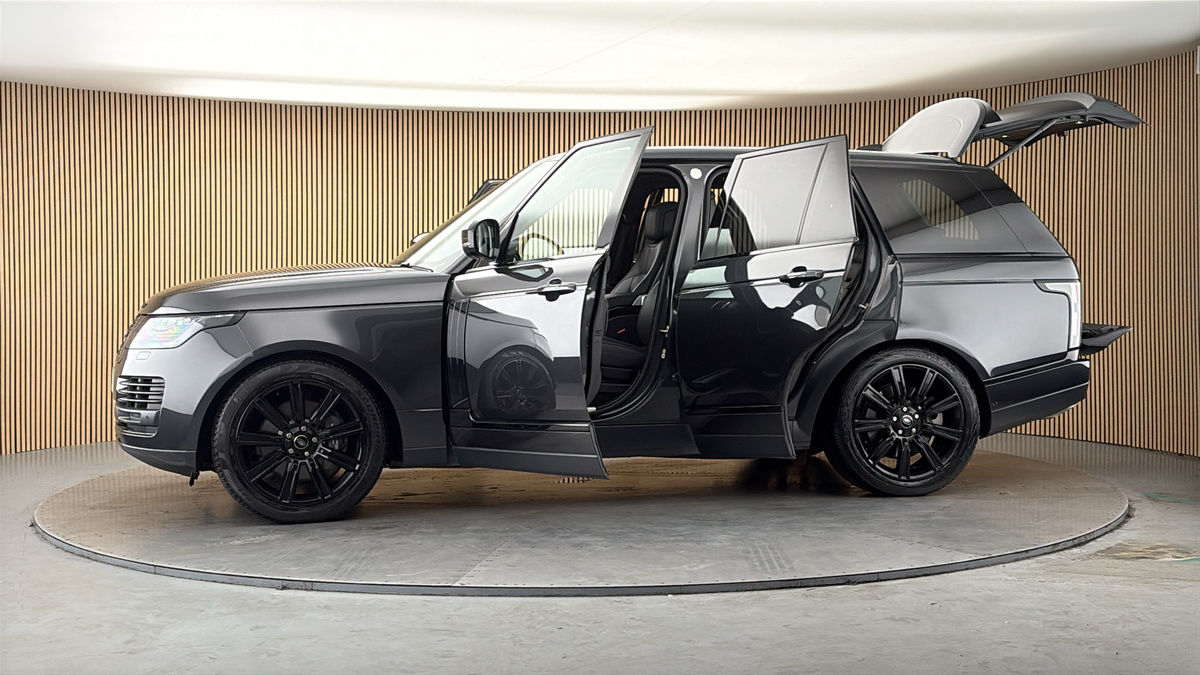 More views of Land Rover Range Rover