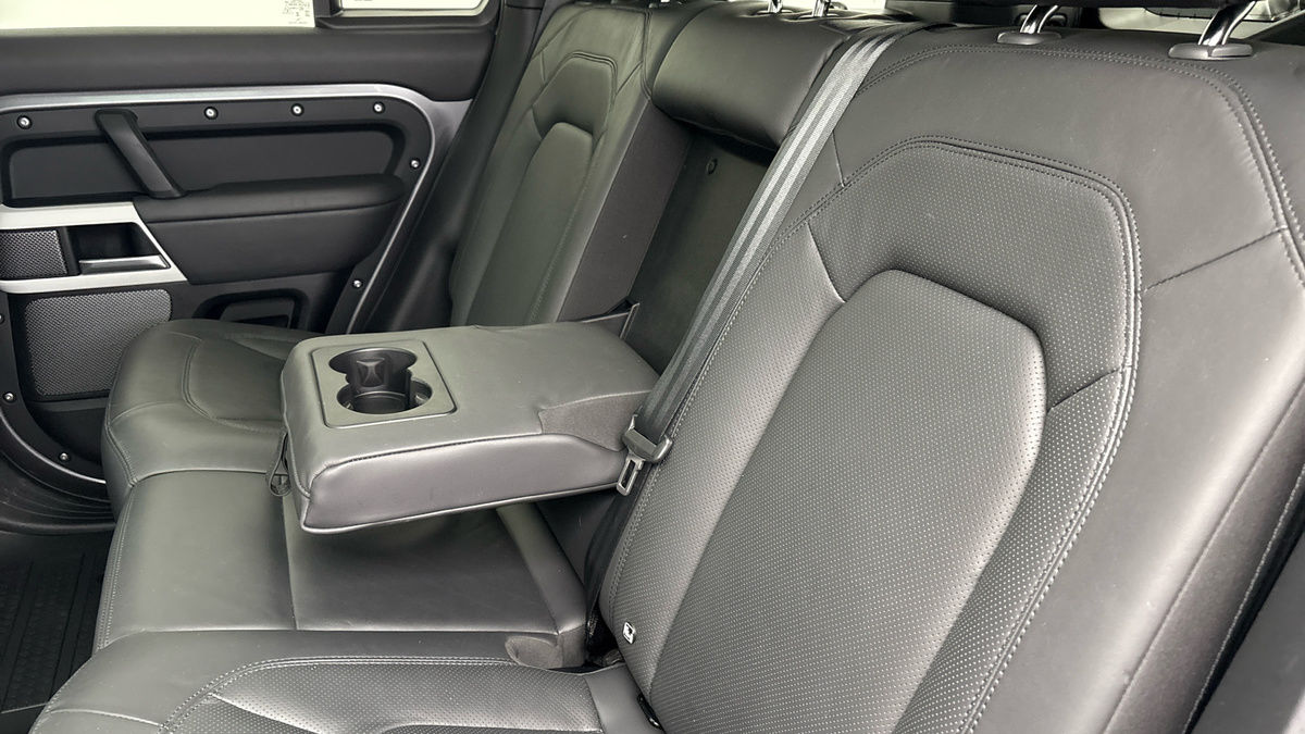 Land Rover Defender 110 Urban Image 9