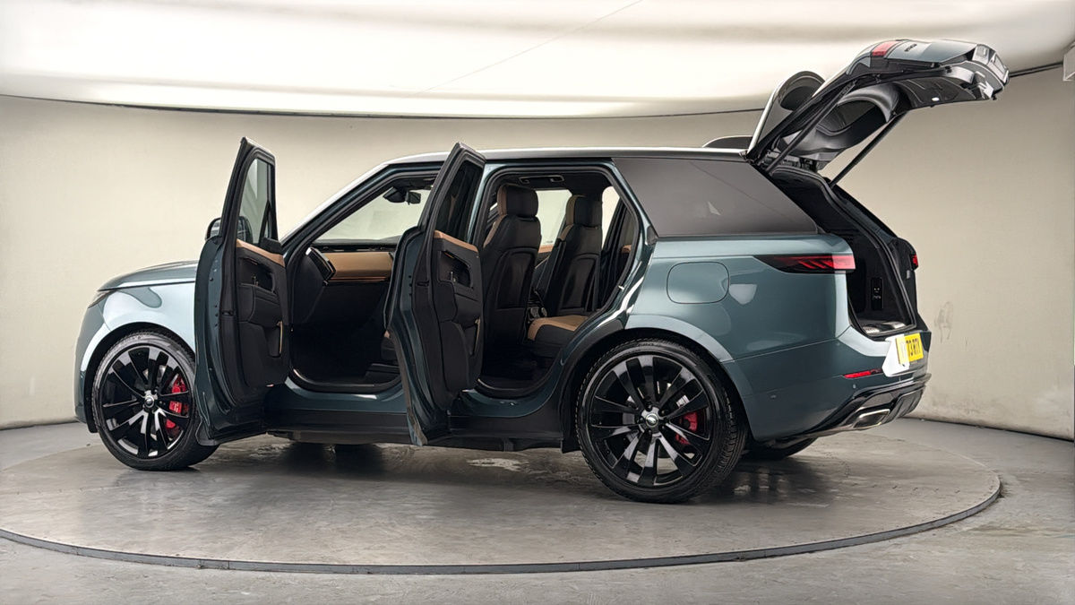 More views of Land Rover Range Rover Sport