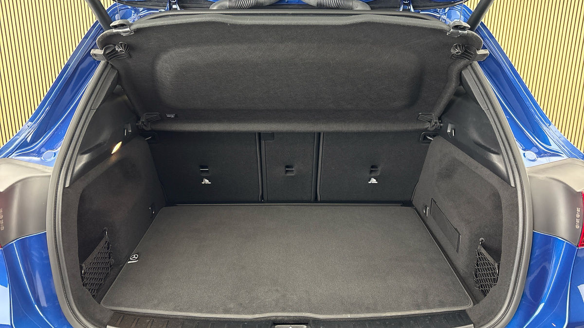 Mercedes-Benz GLA Image 11