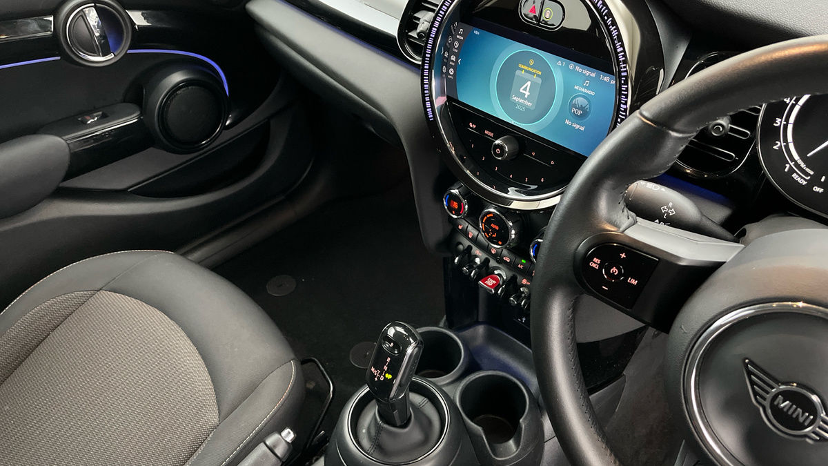 MINI Hatch Image 18
