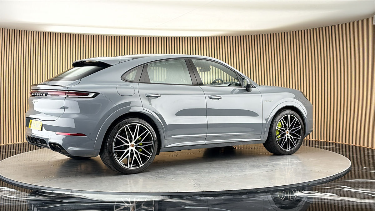 More views of Porsche Cayenne