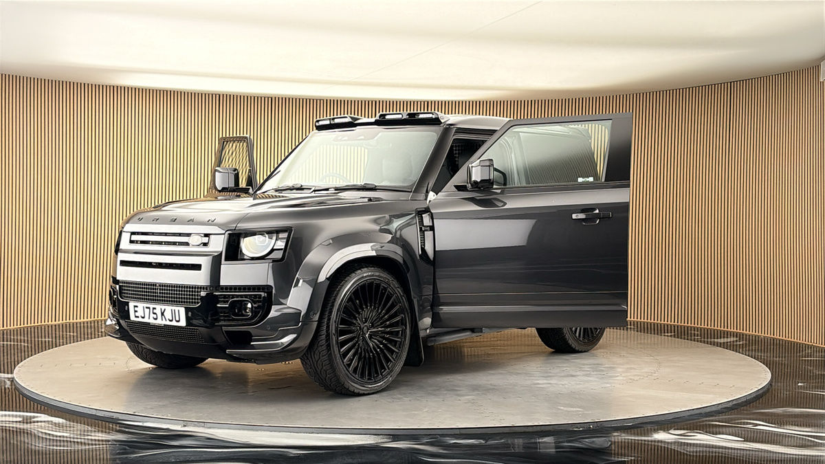 More views of Land Rover Defender 90