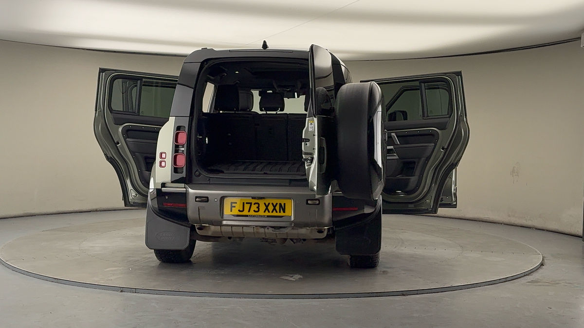 More views of Land Rover Defender 110