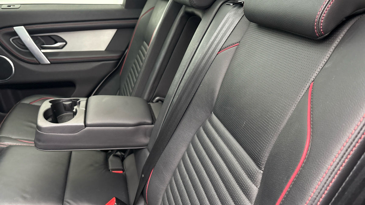 Land Rover Discovery Sport Image 9