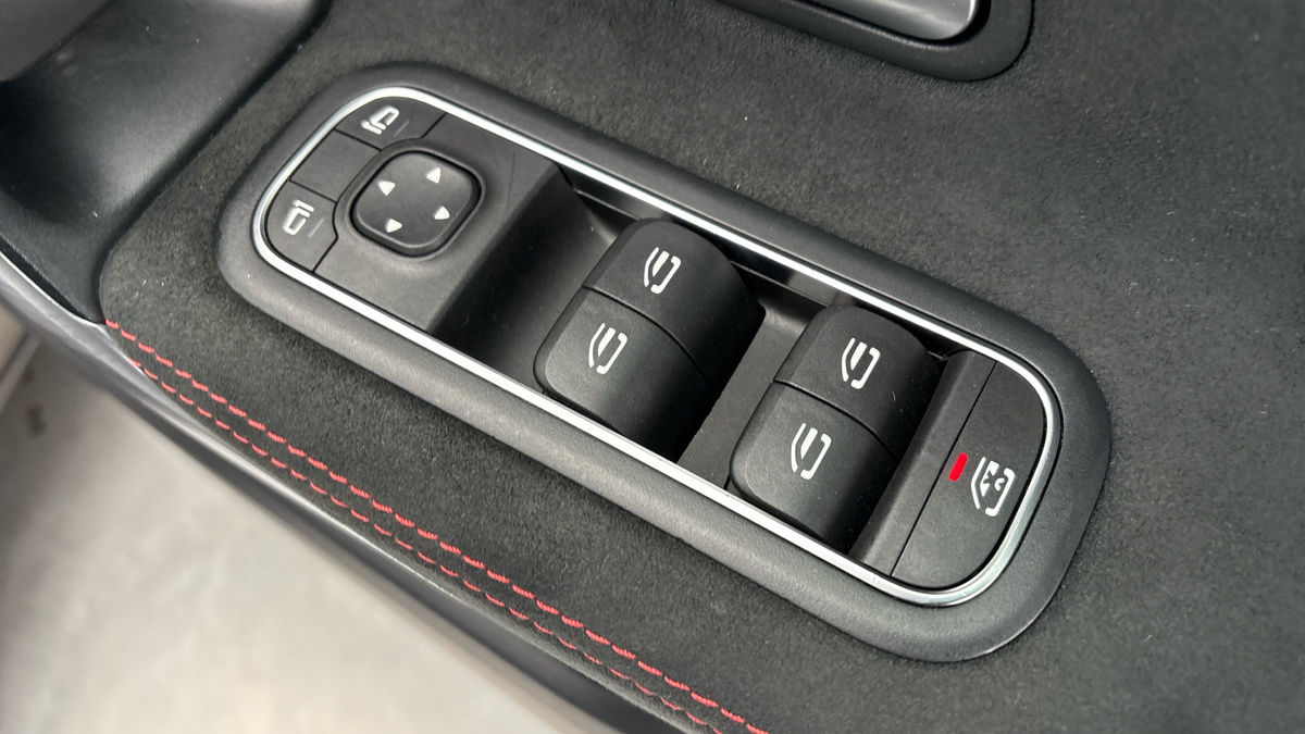 Mercedes-Benz A Class Image 25