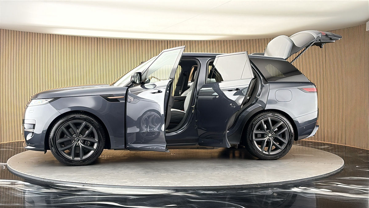 More views of Land Rover Range Rover Sport