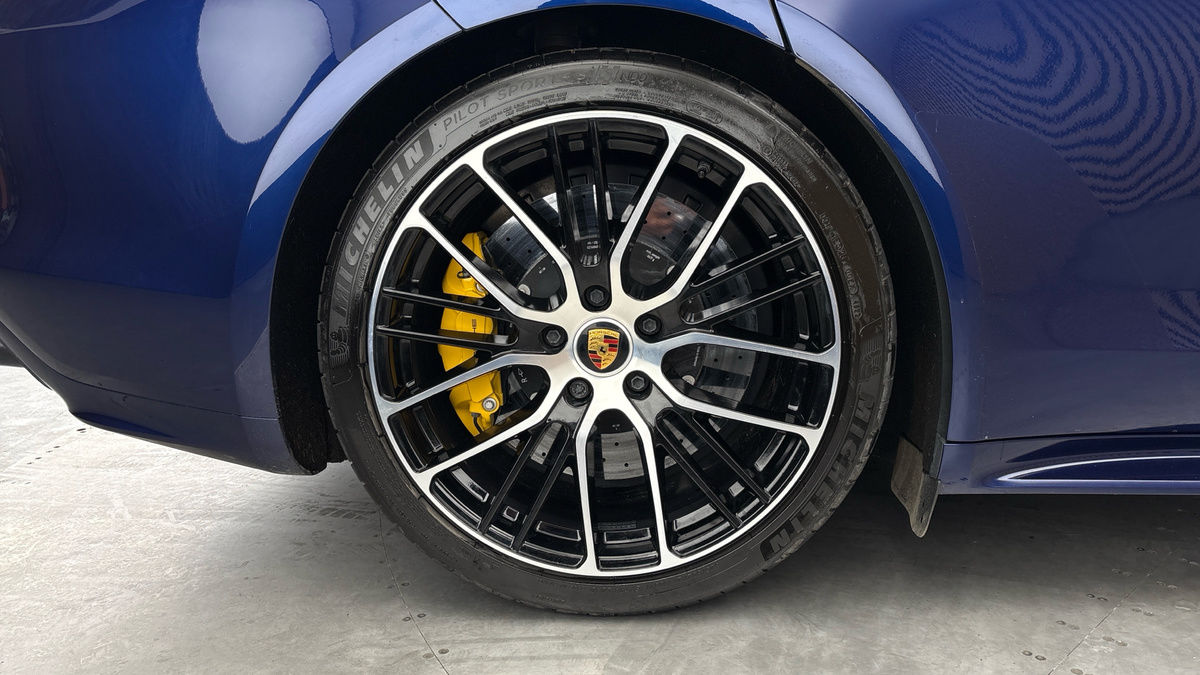 Porsche Panamera Image 10