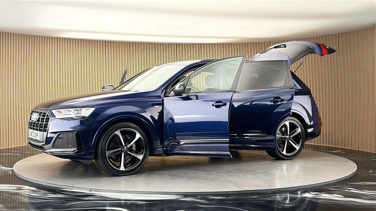 More views of Audi Q7
