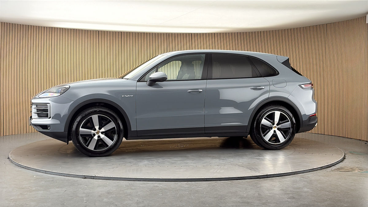 More views of Porsche Cayenne