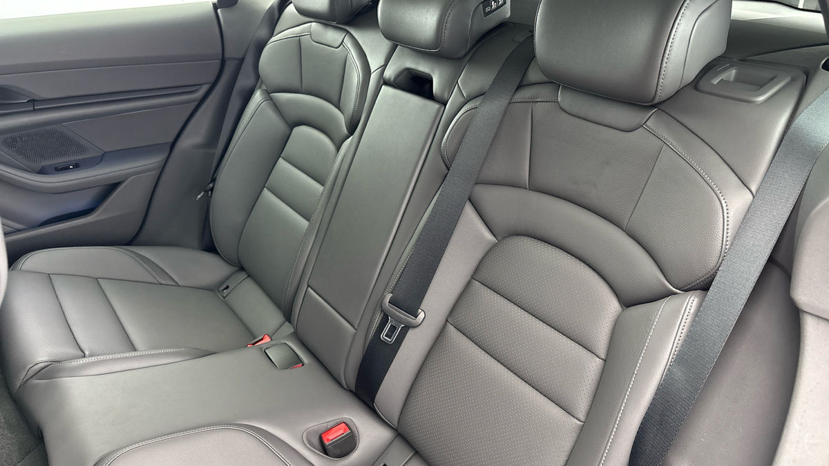 Porsche Taycan Image 8