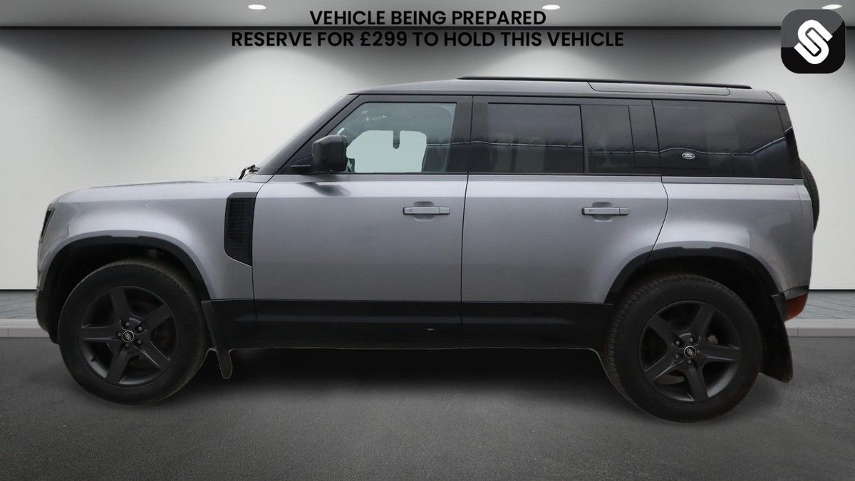 Land Rover Defender 110 Image 6