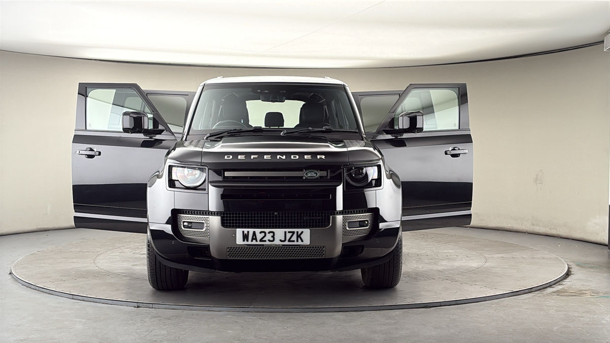 More views of Land Rover Defender 110