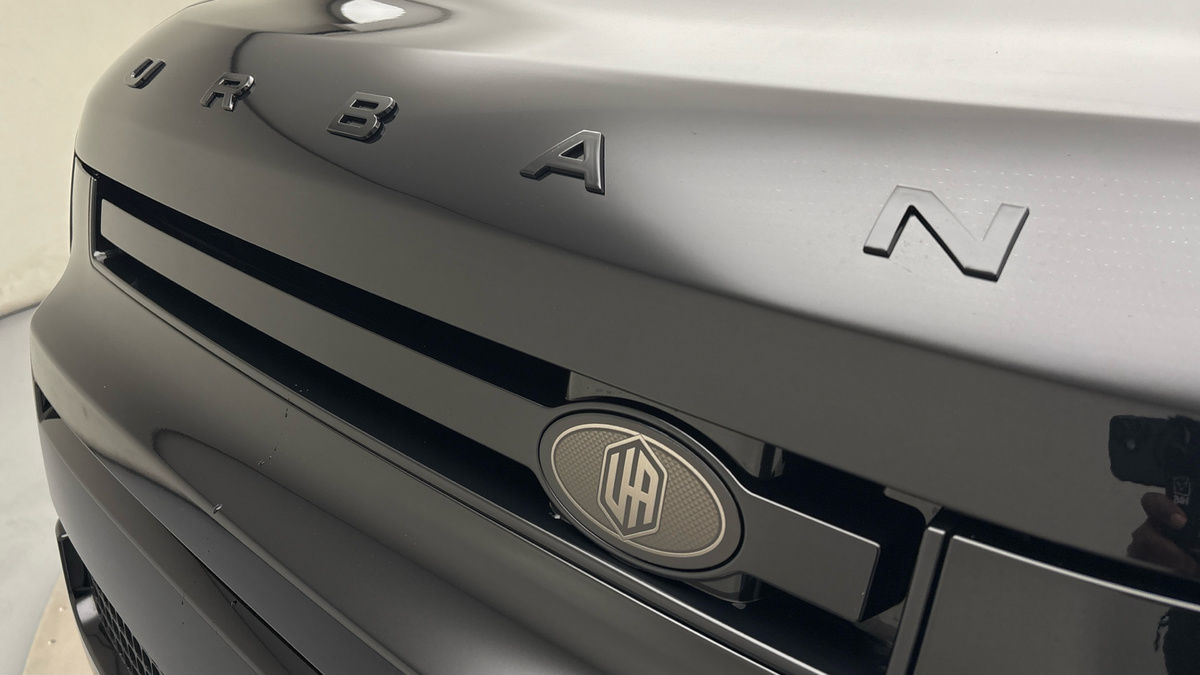 Land Rover Defender 110 Urban Image 25